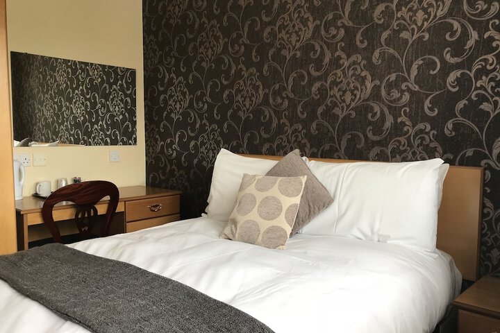 Room 17 of 49
