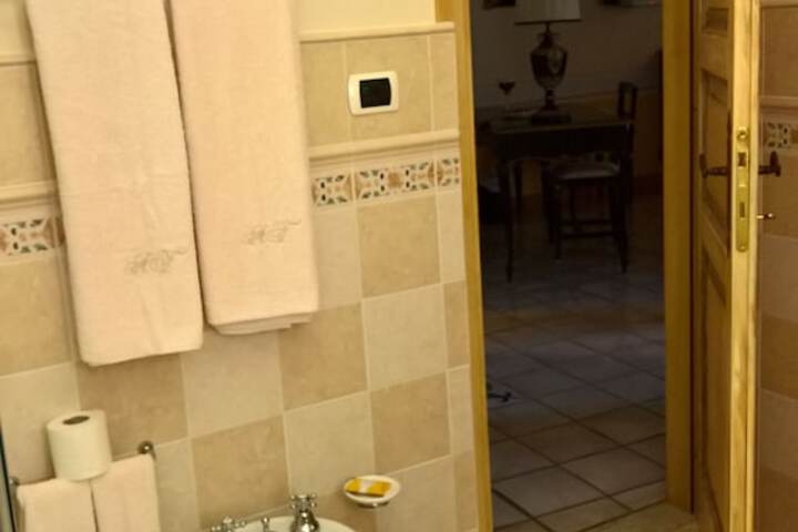 Room 9 of 89
