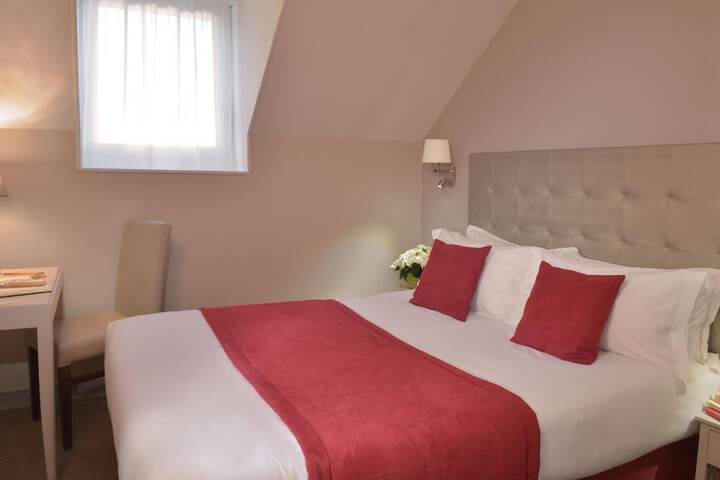 Room 9 of 29