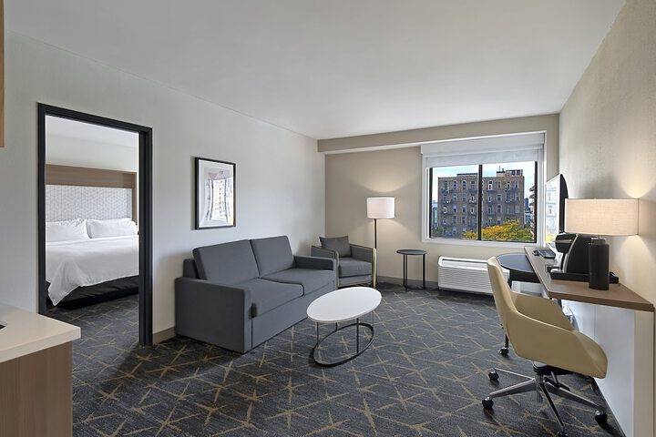 1 King Bed Accessible (9 of 12)