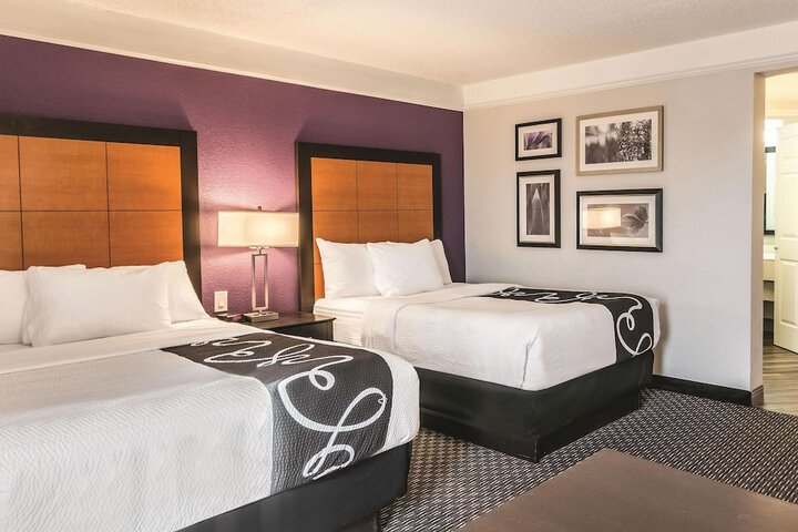 Deluxe 2 Double Beds (9 of 14)