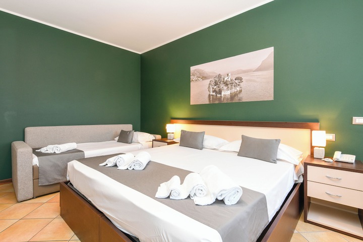 Room 30 of 104
