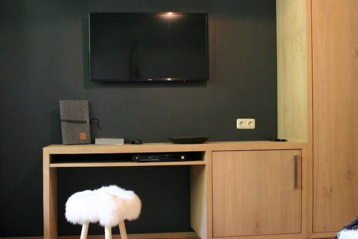 Room 7 of 69