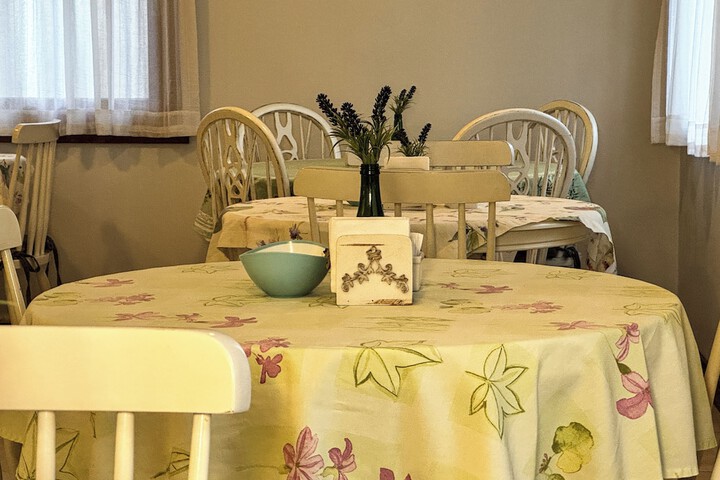 Dining 89 of 97