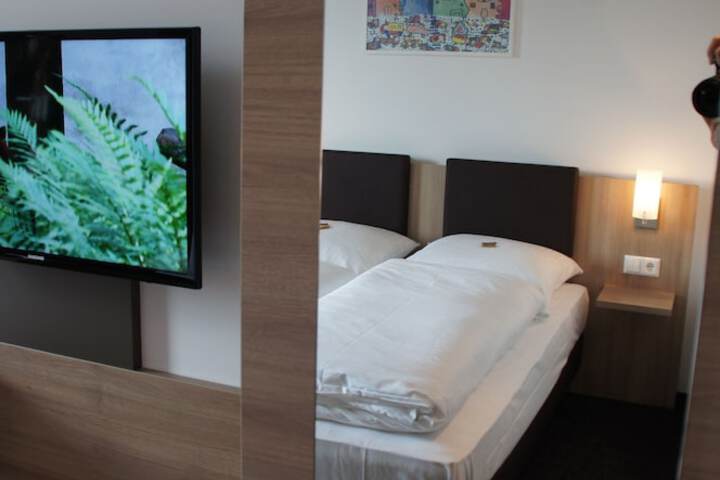Room 8 of 31