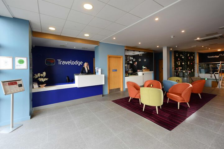 Entrance & Lobby