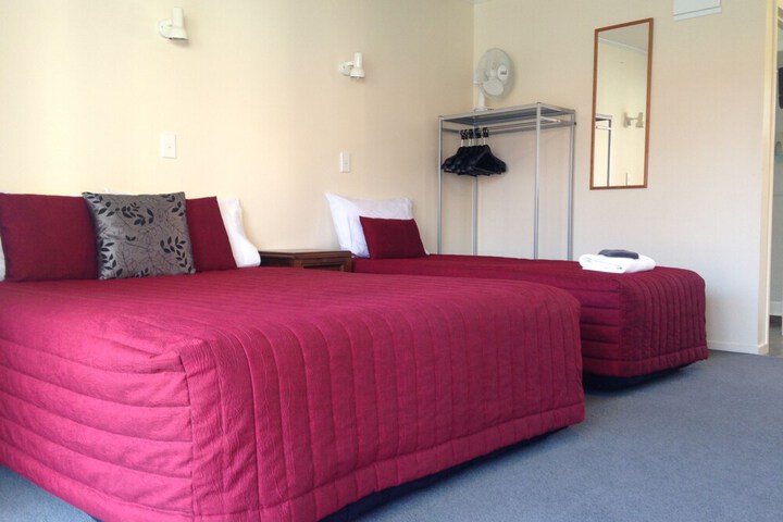 Room 8 of 114