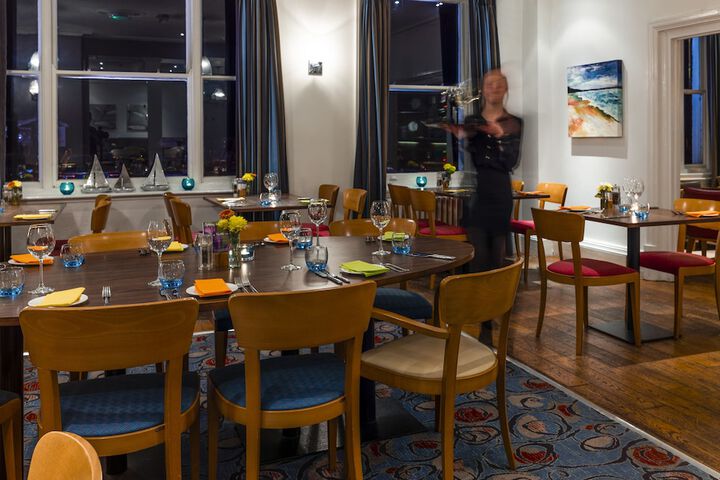 Dining 33 of 67