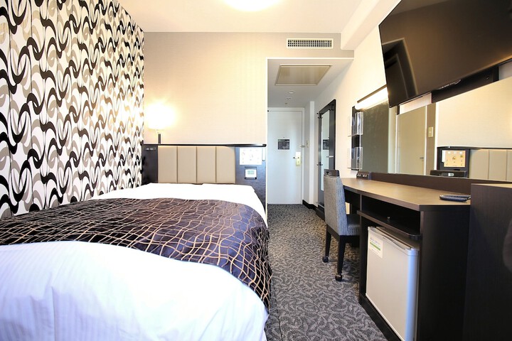 Room 15 of 43