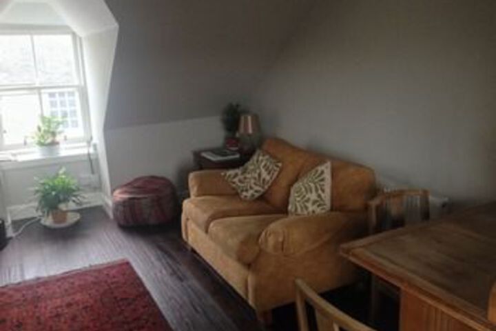 Room 11 of 11