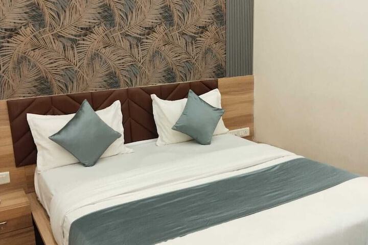 Room 14 of 26