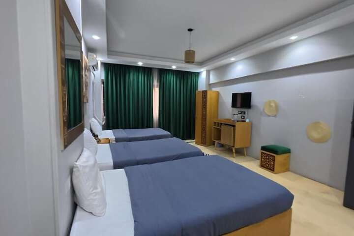 Room 8 of 31