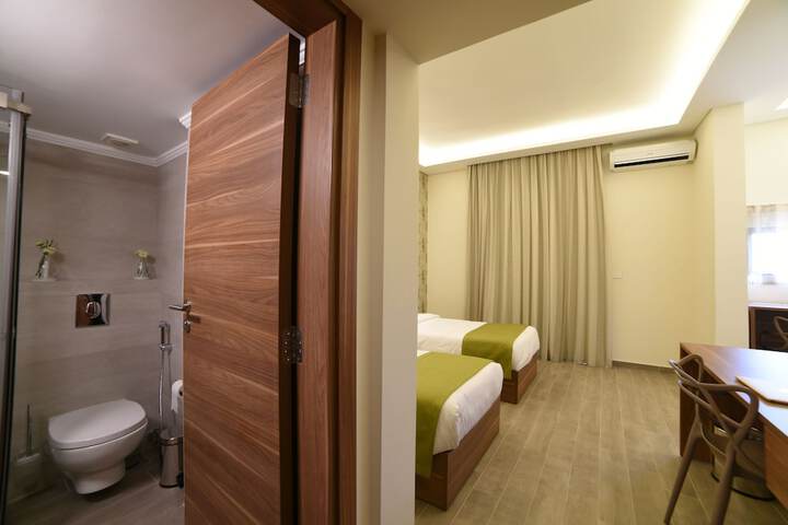 Room 13 of 26