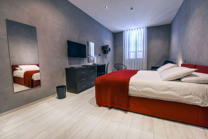 Room 20 of 38