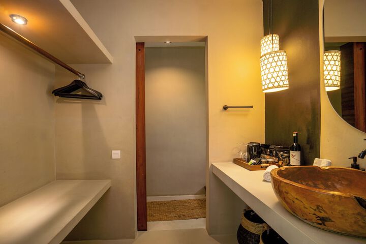 Room 50 of 112