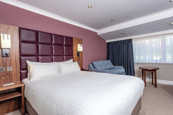 Room 18 of 117
