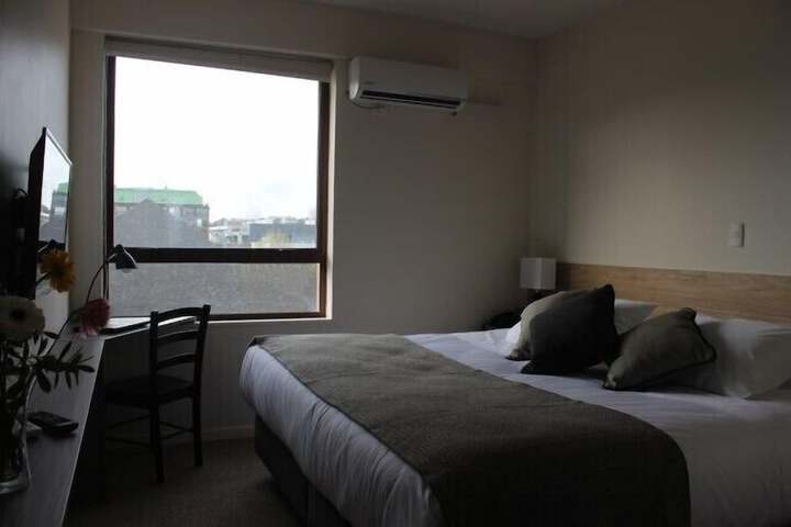 Room 8 of 27