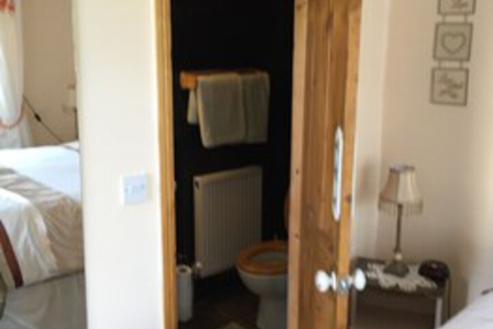 Room 6 of 33