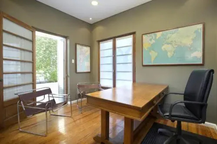 Room 4 of 11