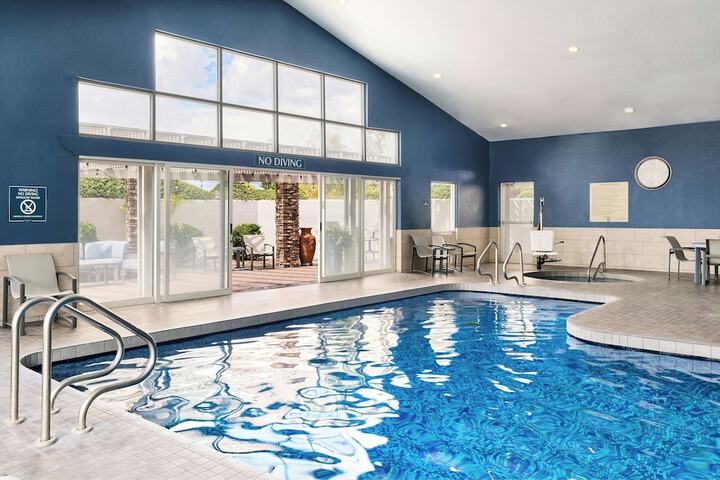 Hotel with Pool