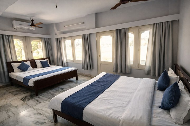 Room 10 of 24