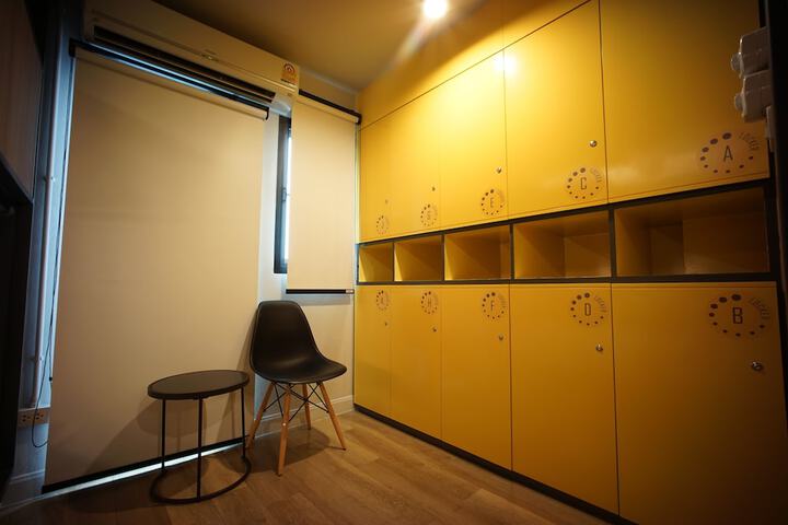 Room 17 of 47