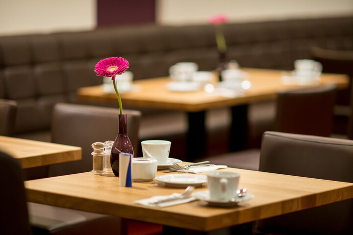 Breakfast/Coffee Service 84 of 125