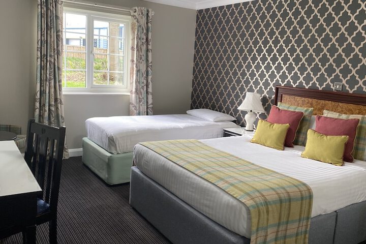 Room 25 of 103