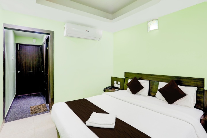 Room 4 of 13