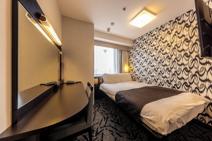 Room 7 of 24