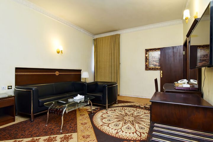 Room 32 of 57