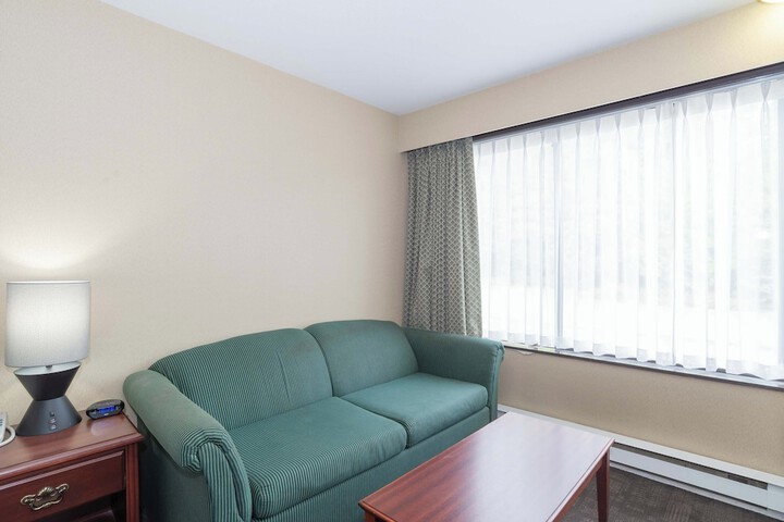 Room 18 of 34