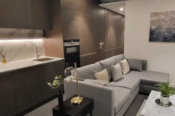 Room 2 of 18