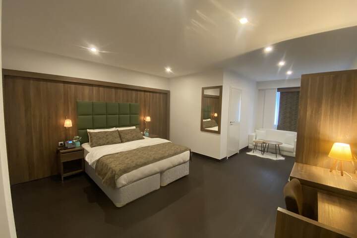 Room 25 of 46