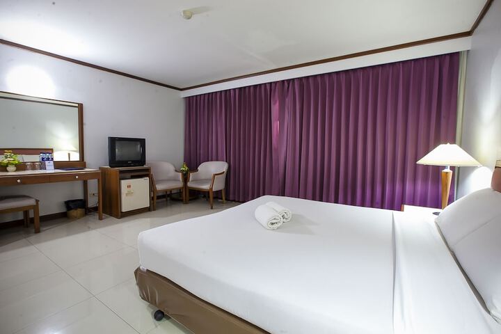 Room 60 of 143