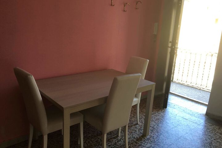 Room 4 of 18
