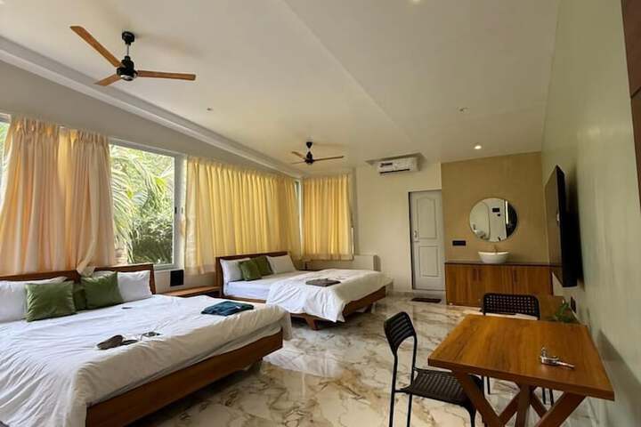 Room 3 of 11