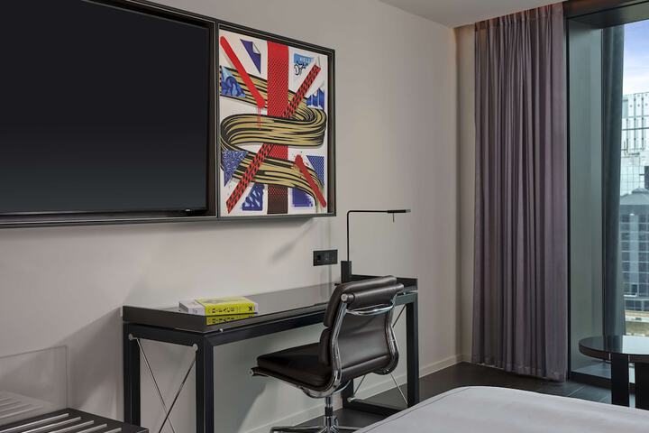Room 12 of 225