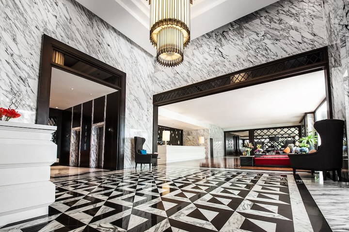 Hotel 2 of 197