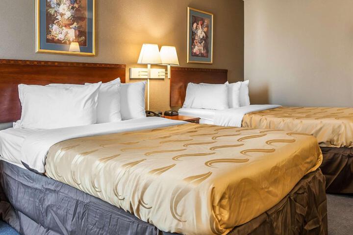 Standard Room, King or Two Doubles (5 of 5)