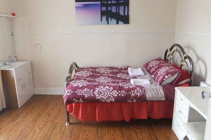 Room 4 of 22