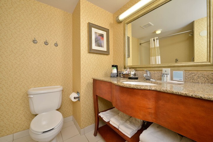 Room 28 of 42