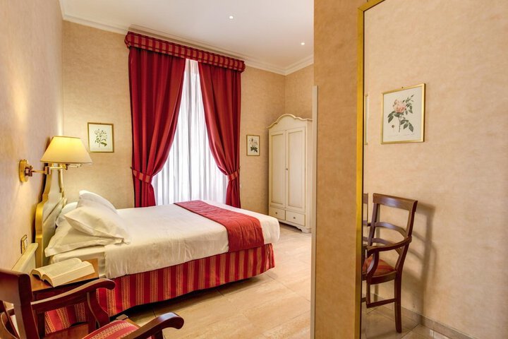 Room 10 of 26
