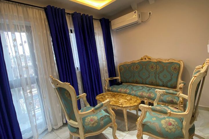 Room 10 of 23