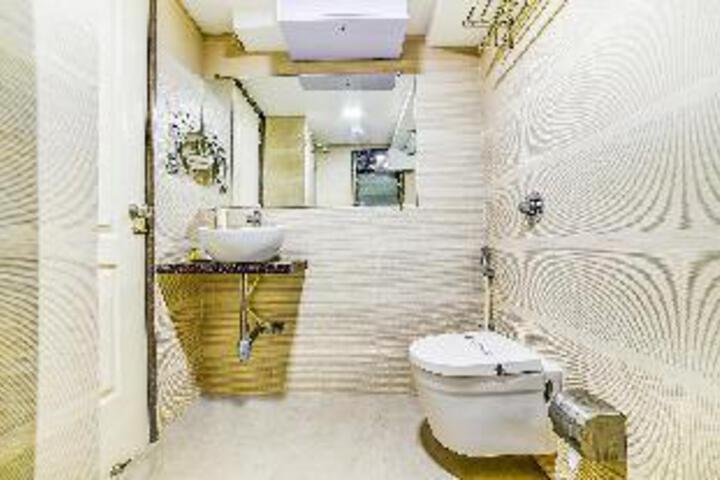 Fabhotel Laaiba Residency