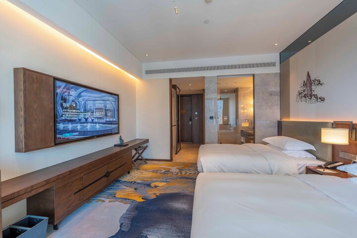 Room 17 of 48