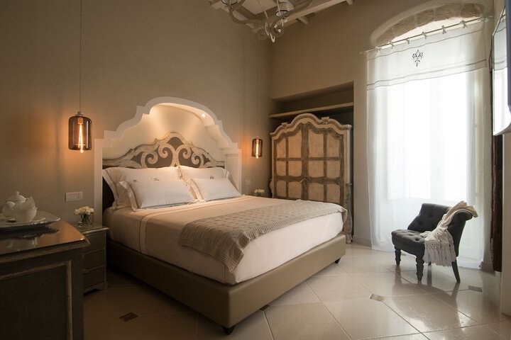 Room 3 of 95