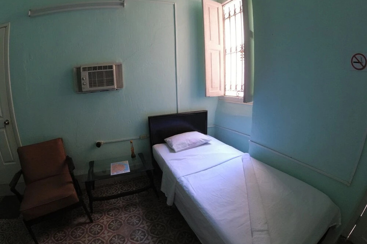 Room 5 of 15