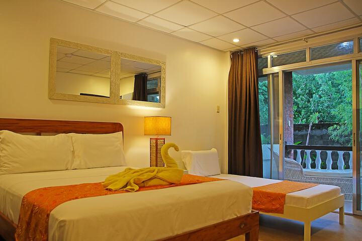 Room 5 of 32