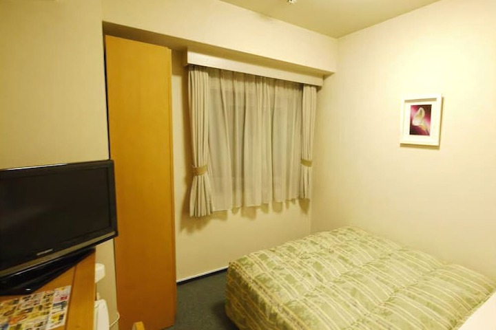 Room 13 of 48